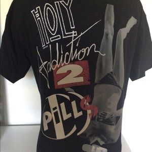 Freshjive Holy Addition 2 pills T-shirt.